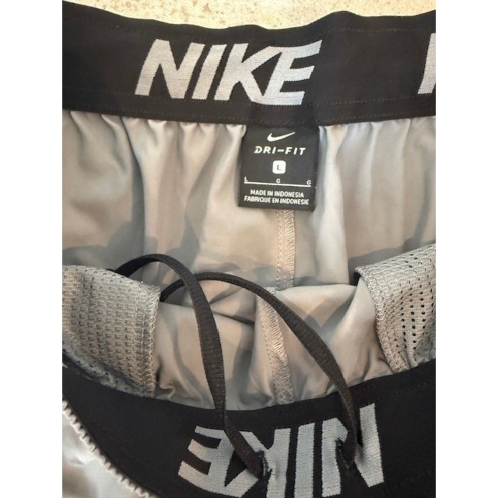 Nike Dri-FIT‎ Training Athletic Gym Activewear Shorts Gray White Womens